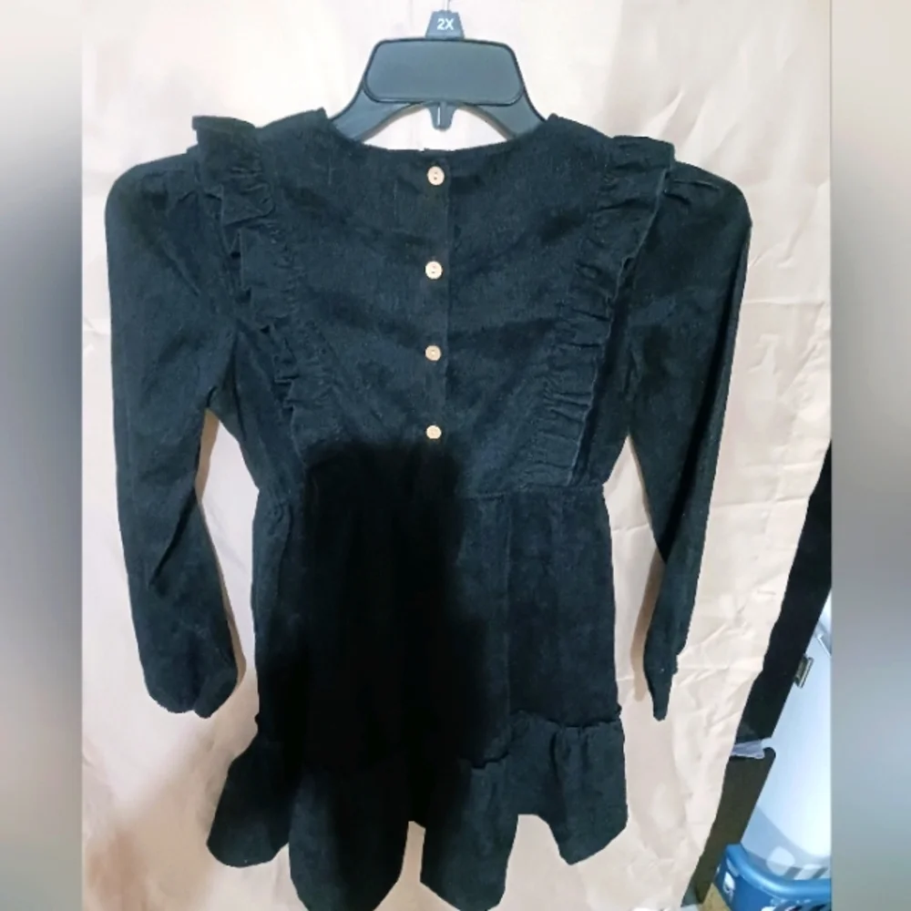 Girls dress - Picture 3 of 6